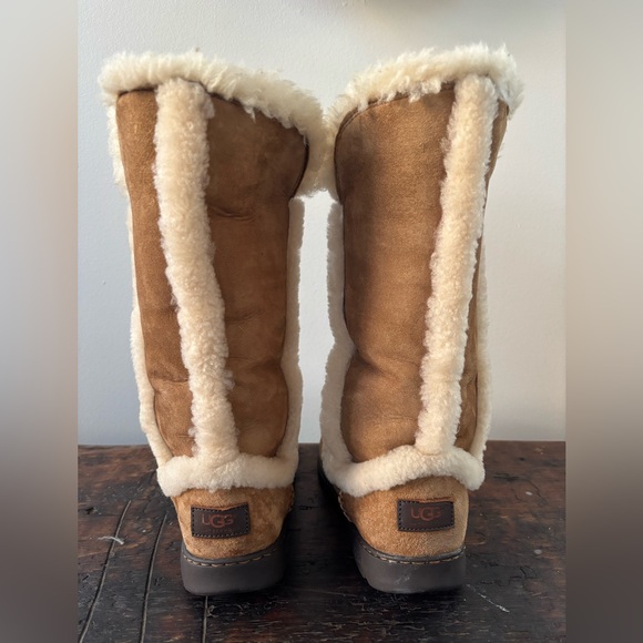 UGG shearling fully lined tall suede Sunburst boots, warm, rare and in VGUC - Picture 2 of 9